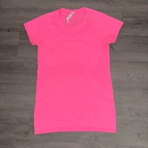 zing pink swiftly tech tee